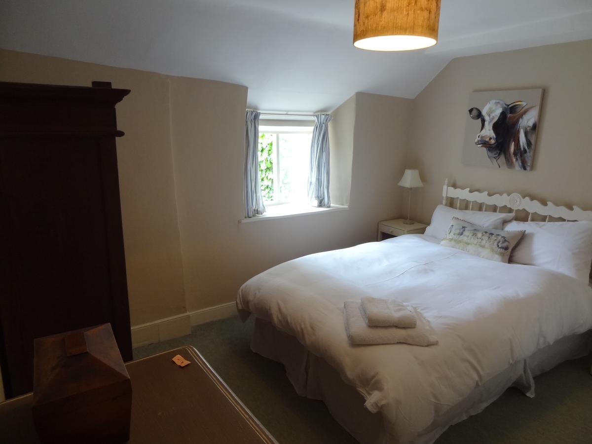 Huxham Farmhouse Bed & Breakfast East Pennard Exterior photo