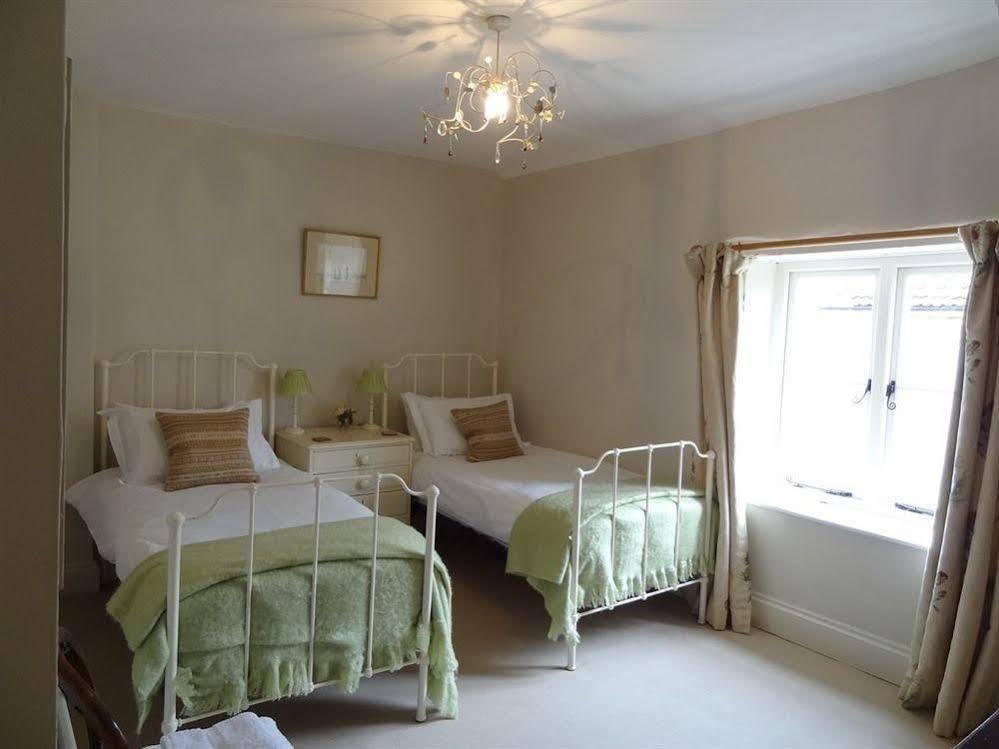 Huxham Farmhouse Bed & Breakfast East Pennard Exterior photo